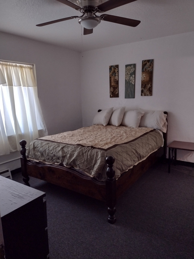 Bedroom 2, Hub City Inn, Lincoln