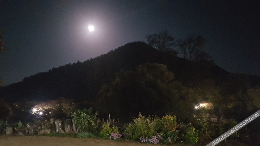 Others 5, Moonlight House, Cheongsong