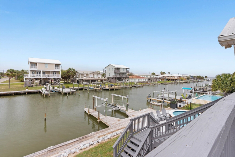 Property grounds 4, Pier Pressure - 301 Port Royal St 3 Bedroom Home, Mobile