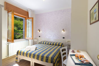 Guestroom 3, Mamaral, Napoli