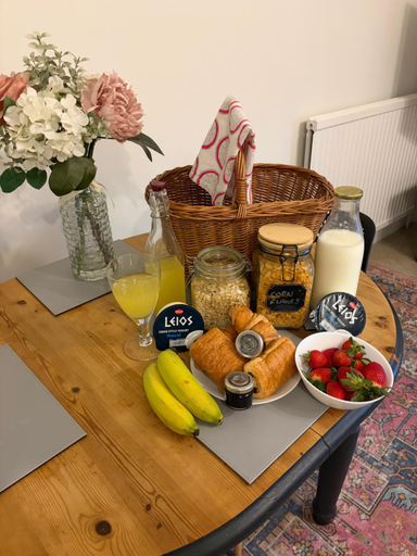 Food & Drinks