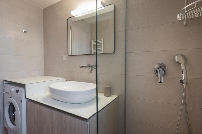 Bathroom 2, AURA Suites, Crete