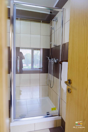 Bathroom 3, Cristian Inn, Cristian