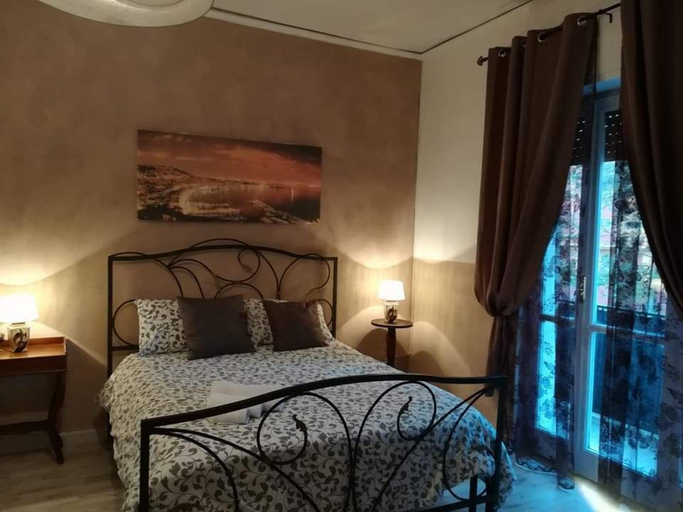 Bedroom 2, Bed and Fly, Napoli