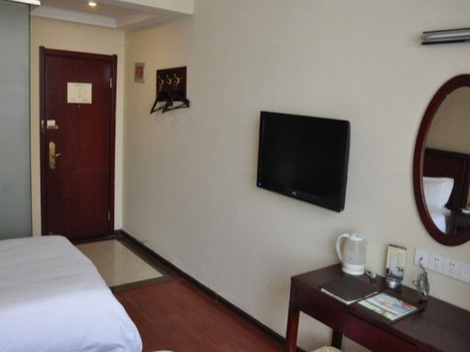Bedroom 4, GreenTree Inn Lu Yi County Zi Qi Avenue Branch, Zhoukou