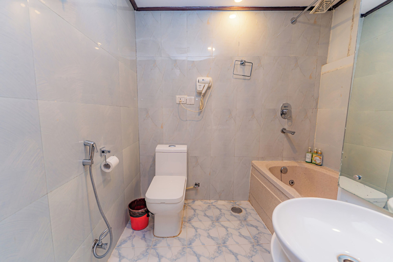 Bathroom 4, Kuti Resort and Spa, Gandaki