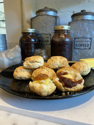 Food & Drinks, The King's Daughters Bed and Breakfast, Adams