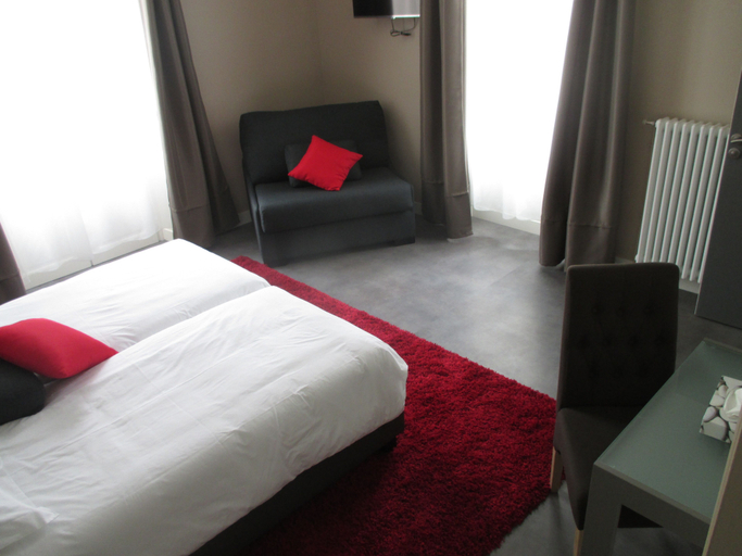 Others, Hôtel Le Saint Martin, Sarthe