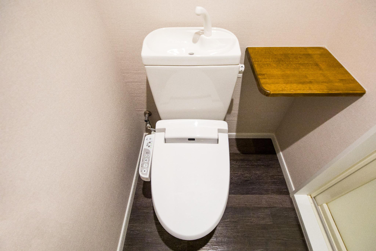 Bathroom 4, Mr.KINJO in ASAHIBASHI Station, Naha