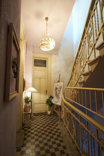 Others 5, Chateau Leconte, Central Macedonia