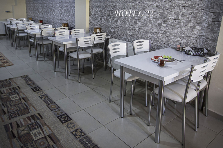 Others 5, Otel 22, Merkez