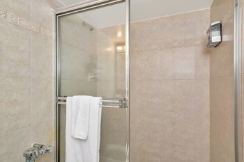 Others 5, Gorgeous Gem, Walk from the Ocean!!, Broward