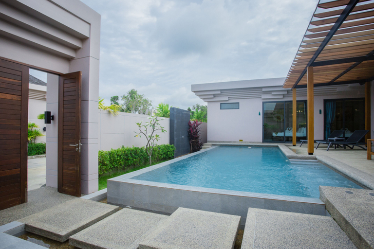 Sport & Beauty 2, Gold Chariot Pool Villa, Phuket Island