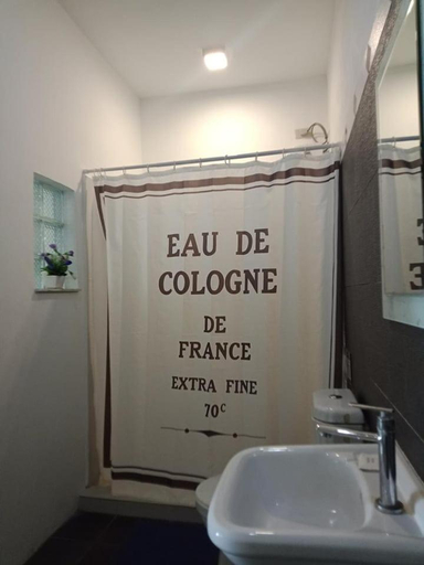 Bathroom 2, SunSea Resort, Nueva Valencia