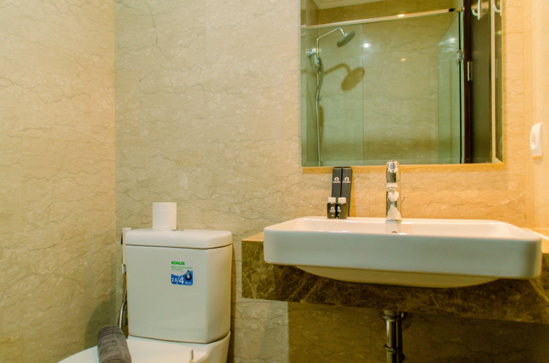 Bathroom 3, Elegant and Comfy Studio at Menteng Park Apartment, Central Jakarta