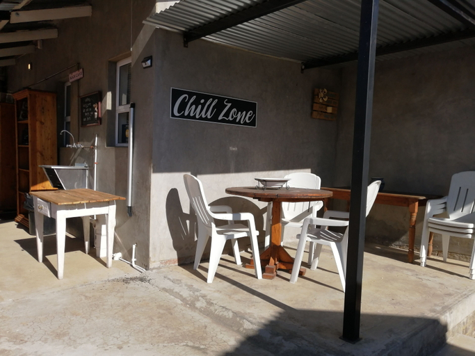 Food & Drinks 4, Klein Parys, Fezile Dabi