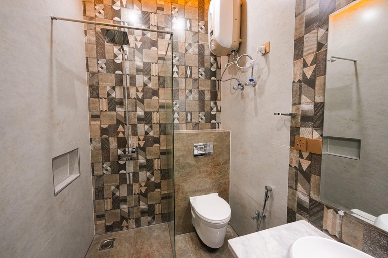 Bathroom 2, Pavilion Suites - Premium Hotel in Bahria Town, Islamabad