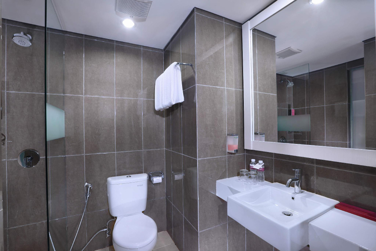 Bathroom, The Vasini Hotel, Denpasar
