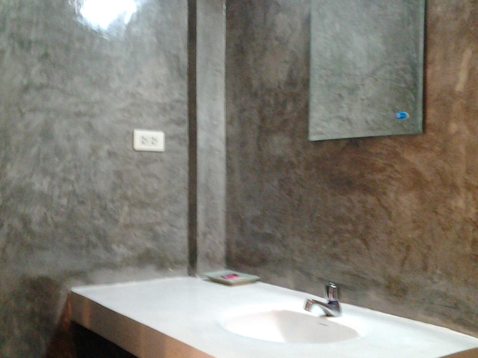 Bathroom 4, Ssp Bungalow, Koh Chang