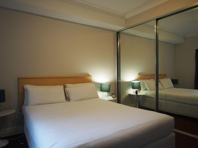 Bedroom, Sydney Airport Suites, Sydney