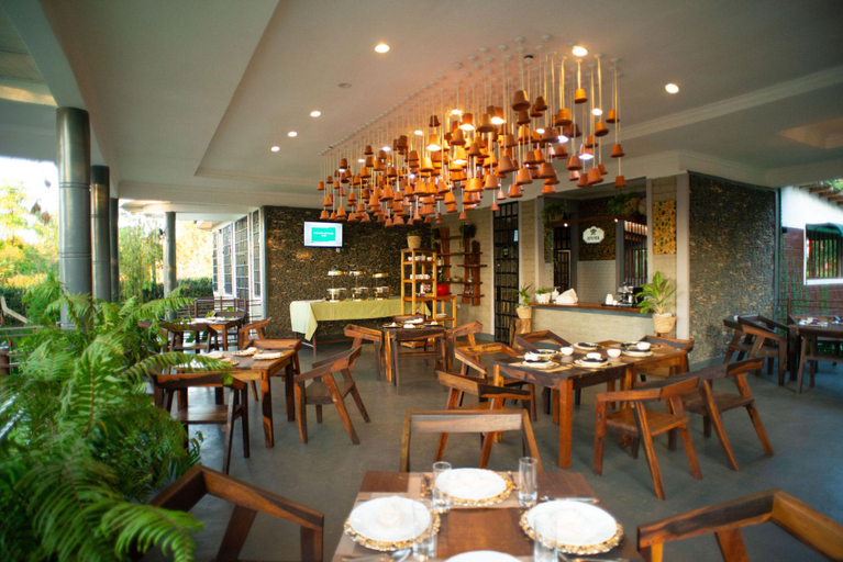 Food & Drinks 5, Boloti Camp Resort, Hai