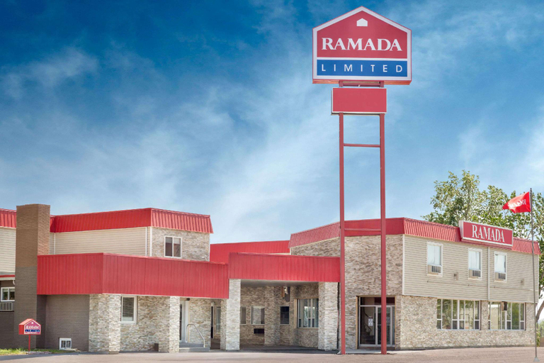 Exterior & Views 5, Econo Lodge Inn & Suites Medicine Hat, Division No. 1