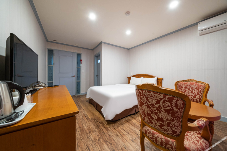 Bedroom 4, Sokcho Hotel Cheongcho, Sokcho
