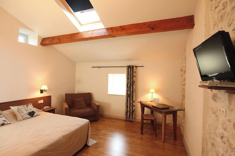 Bedroom 2, Domaine les Mejeonnes, Drôme