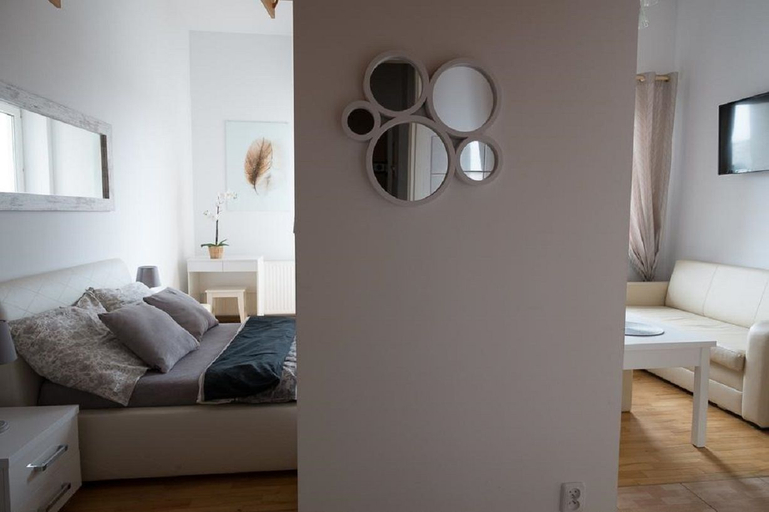 Others 4, Apartamenty Trzy Wieze, Warsaw