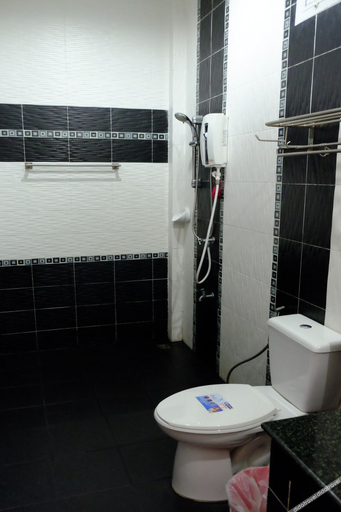 Bathroom 3, PT House Resort, Muang Rayong