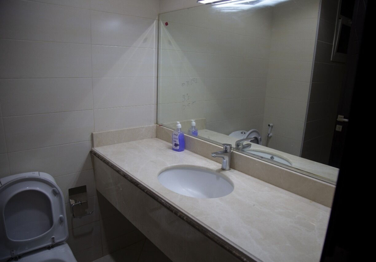 Bathroom 5, al alkeem heights, Ras Al Khaimah