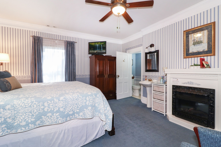 Bedroom 2, Loganberry Inn, Callaway