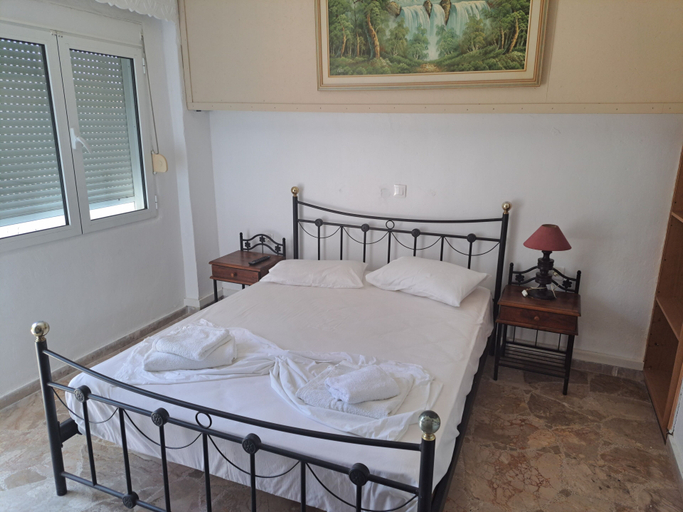 Room 3, Jimmy's apartments, North Aegean