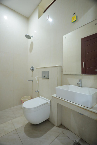 Bathroom 3, LK.Lodge, Kanniyakumari