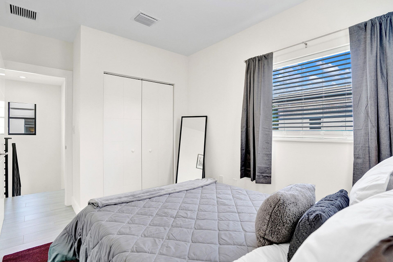 Others 3, The Zen Suites, Broward