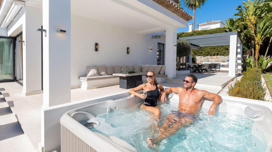 Sport & Beauty 2, VACATION MARBELLA I Villa Lina, Golf Valley, Private Heated Pool, Jacuzzi, Close to the Marina, Málaga