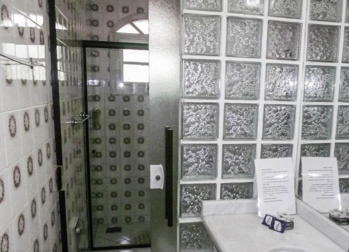 Bathroom 3, Atlantico Hotel, Rio das Ostras