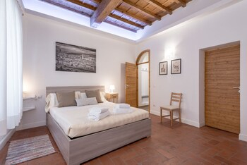 Others 2, Santa Croce Place by Mmega, Florence