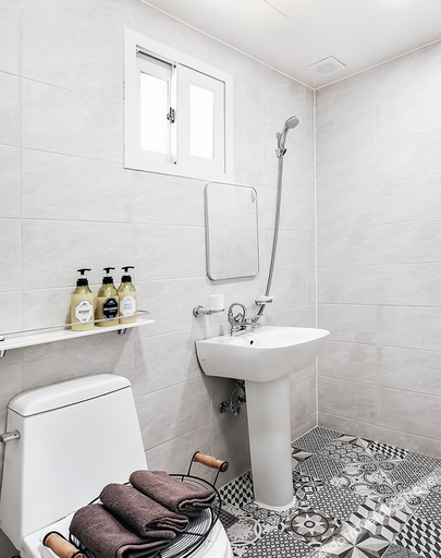 Bathroom 4, Blooming Pension, Yeosu