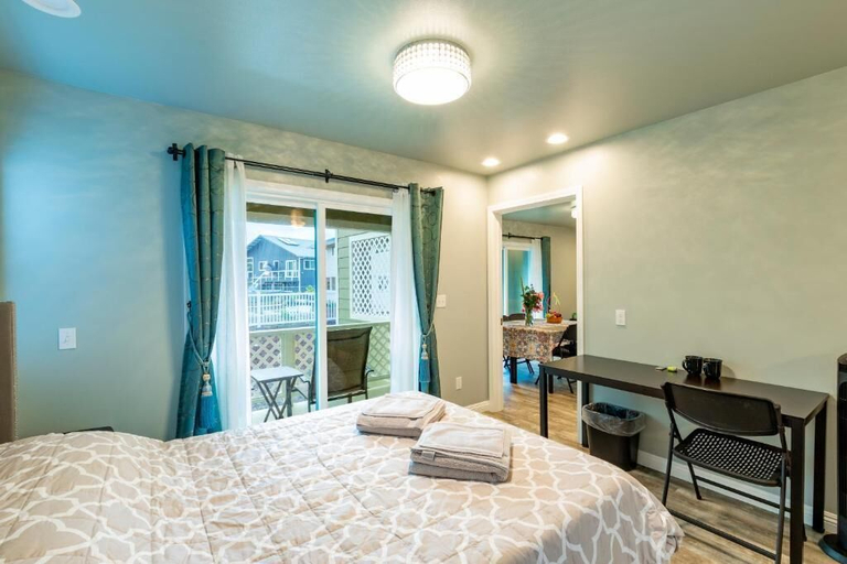 Bedroom 2, Ocean Breeze Inn, Hawaii