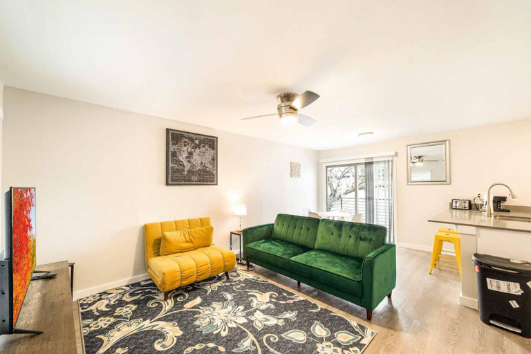 Others 2, Stylish 1BR Near UT Mueller Evonify, Travis