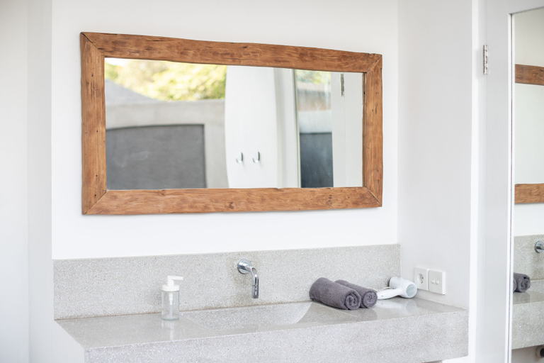Bathroom 3, Echopearl - 1 BR White Studio House near Echobeach, Badung