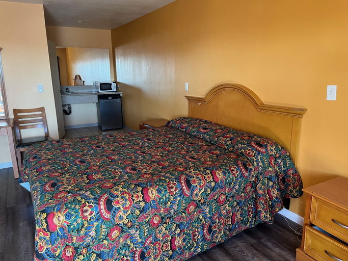Bedroom 3, Palm Tree Inn, Los Angeles