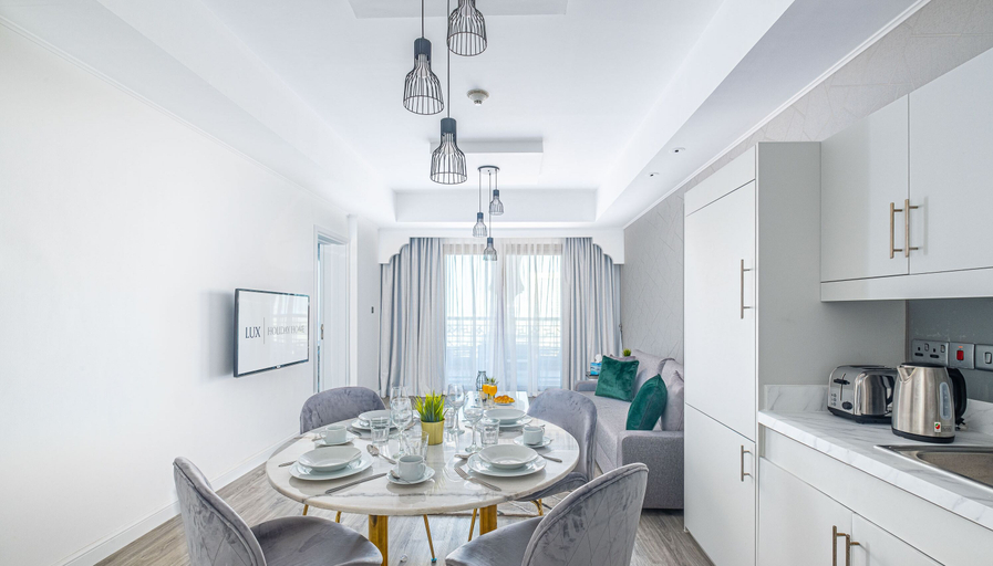 Others 2, LUX Holiday Home - IBN Residence 1, Dubai