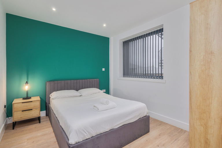 Room 2, Etna House, Birmingham