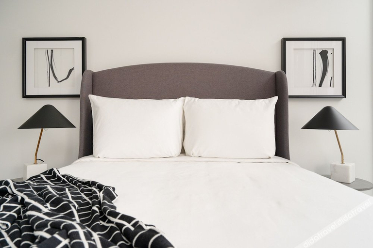 Bedroom 2, Sonder at The Richmond, Montréal