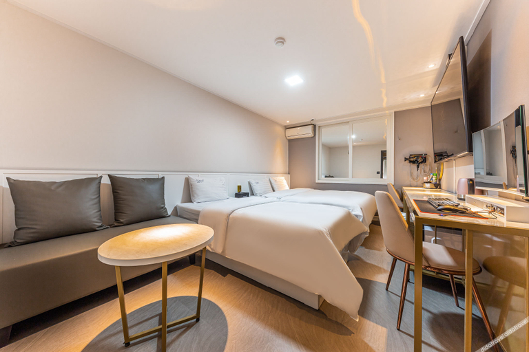 Bedroom 4, Gildong Orient, Gandong