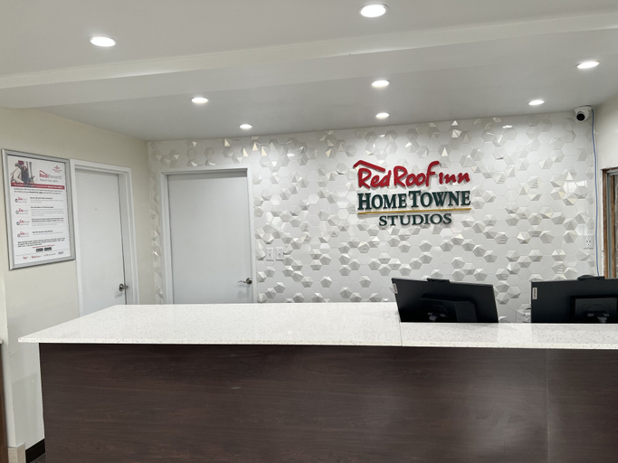 Public Area, HomeTowne Studios by Red Roof Georgetown, KY, Scott
