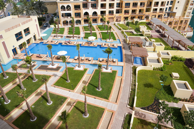 Exterior & Views 1, Maison Privee - Modern and Airy 2BR in Palm Jumeirah, Dubai