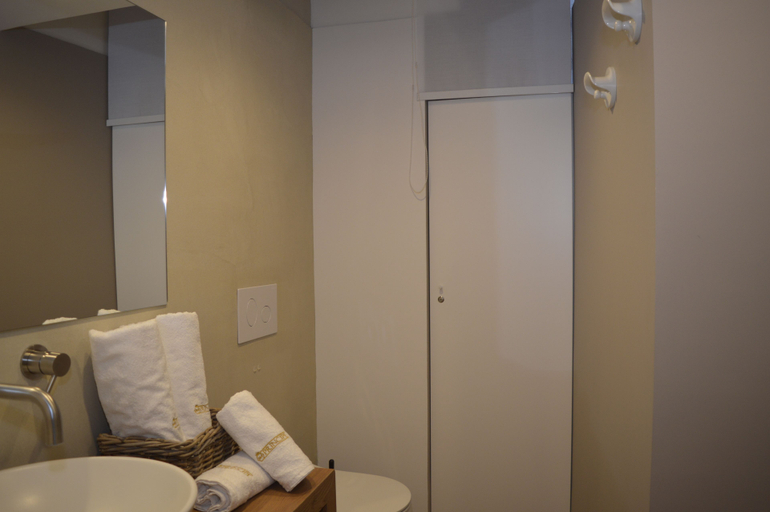 Bathroom 5, B&B Principe, Catania